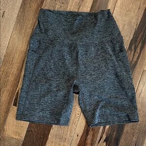 Beyond Yoga Bike Shorts w/ Pockets - L